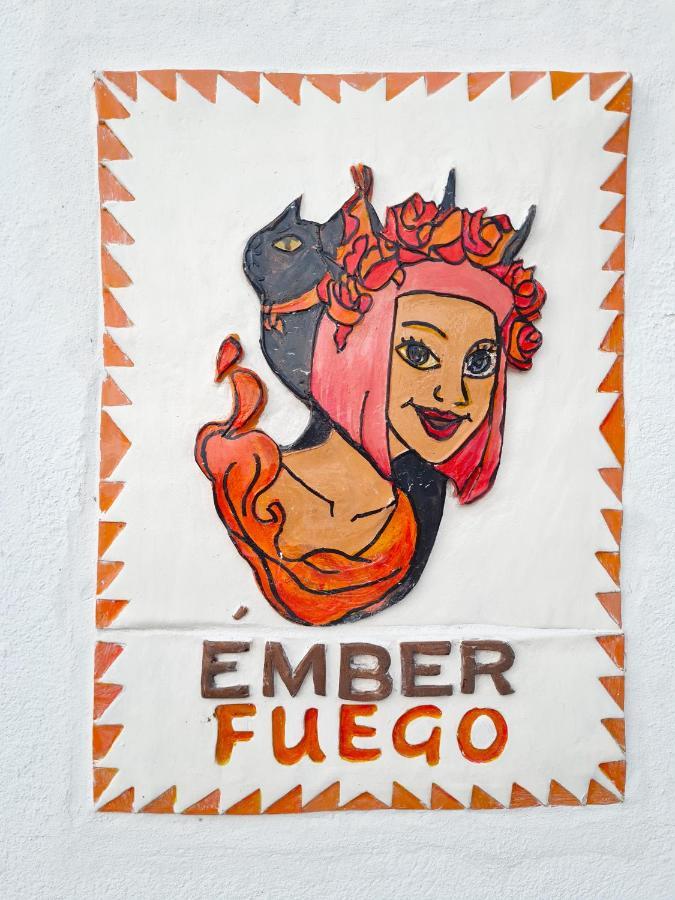 Suite Ember-Fuego Soportujar Buitenkant foto